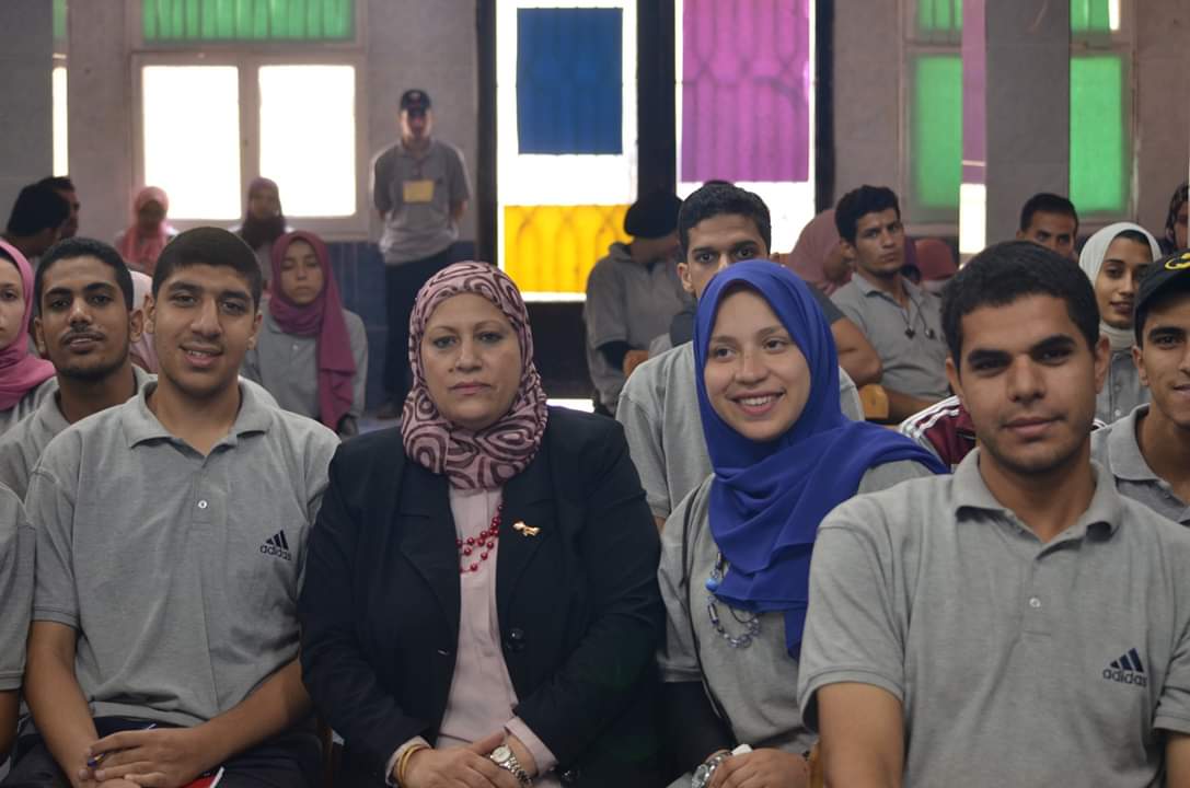 القوي العاملة… و100 طالب وطالبة بجامعة الزقازيق في ندوة لريادة الاعمال