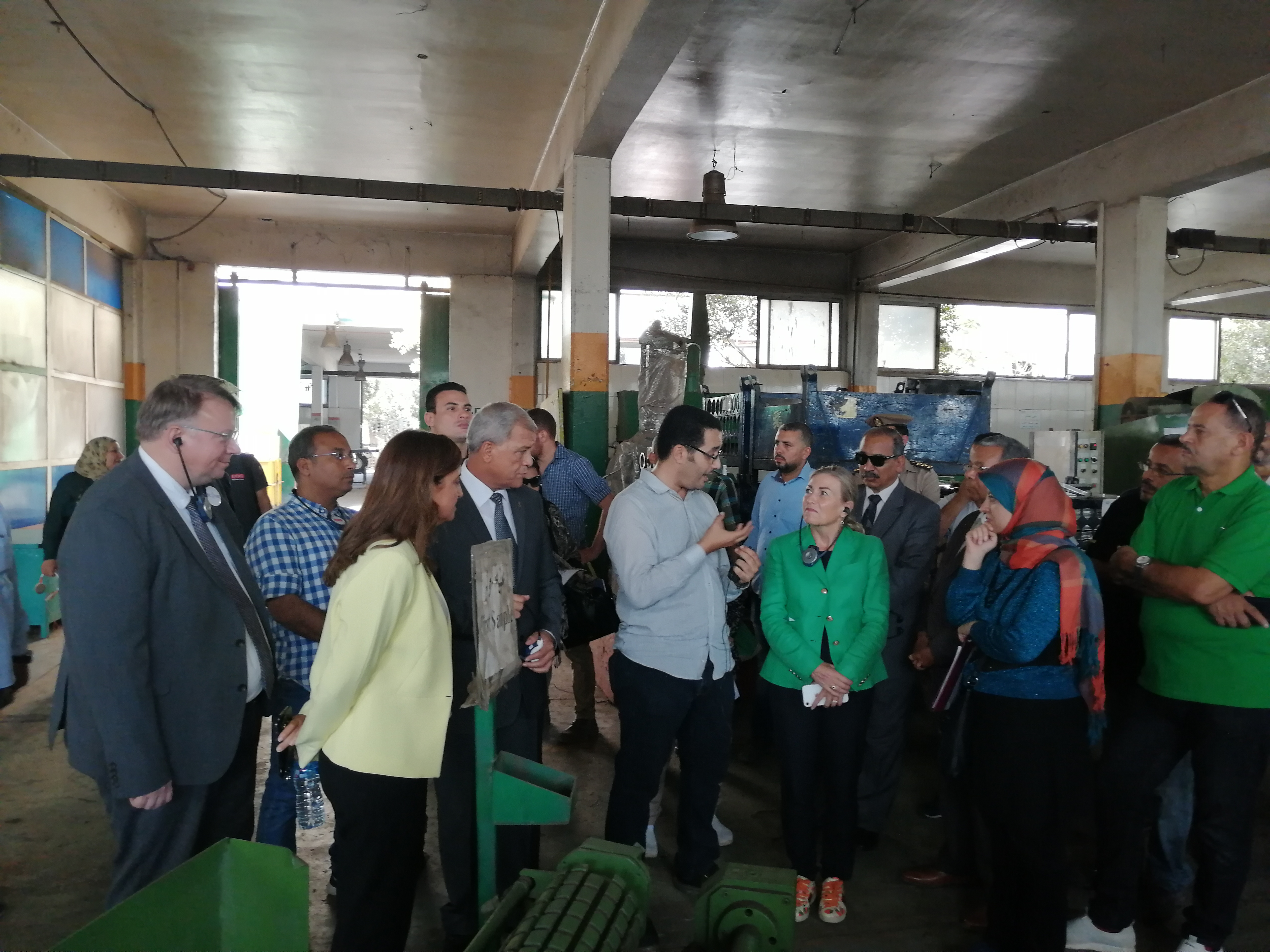 العمل الدولية بالقاهرة في زيارة ميدانية لمدينتي العبور والسادات لتفقد المصانع