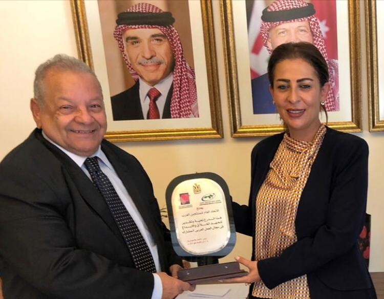 المنتجين العرب يكرمون وزير الدولة لشؤون الأعلام الأردني
