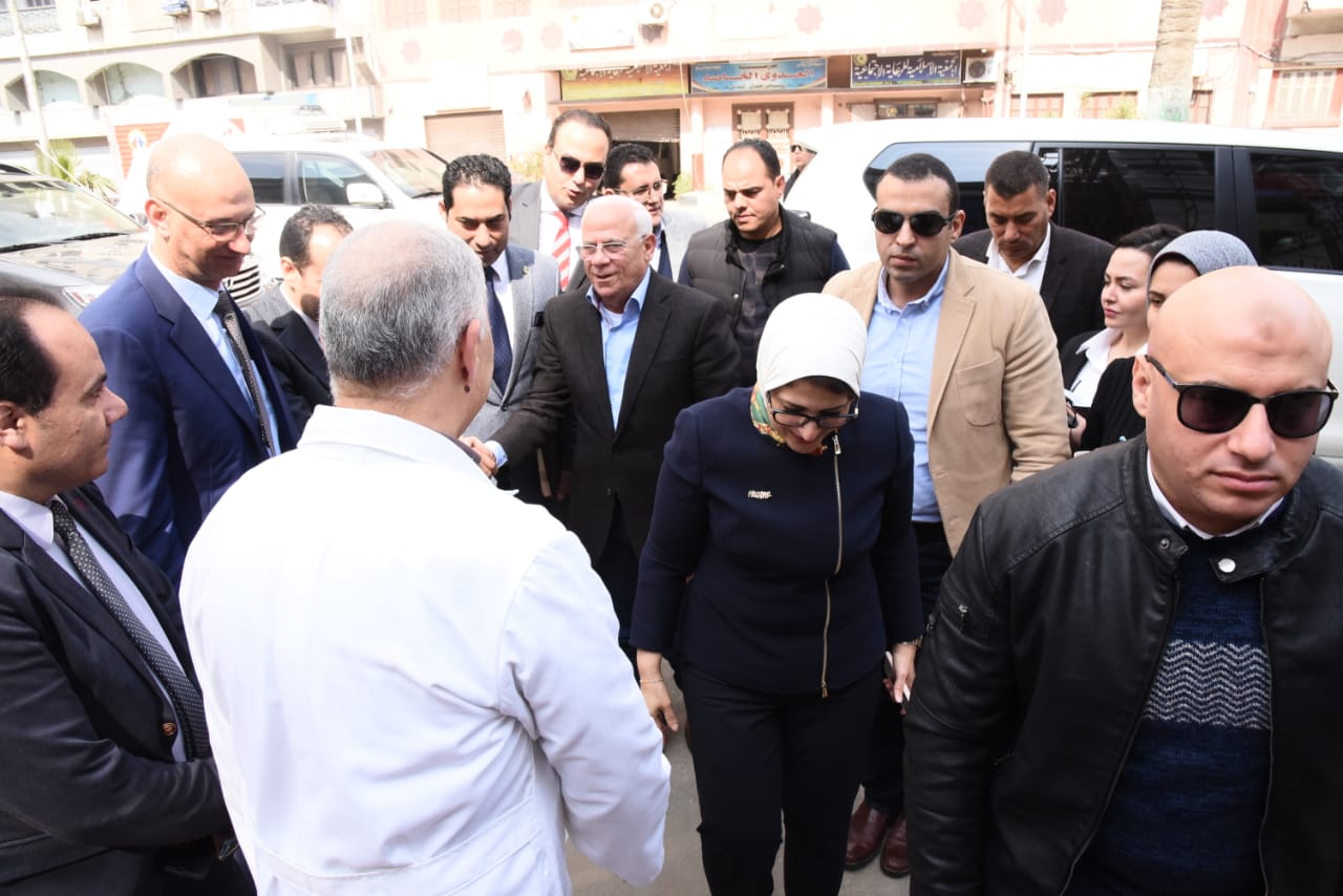 وزيرة الصحة والمحافظ يتفقدان مستشفى المبرة ببورسعيد