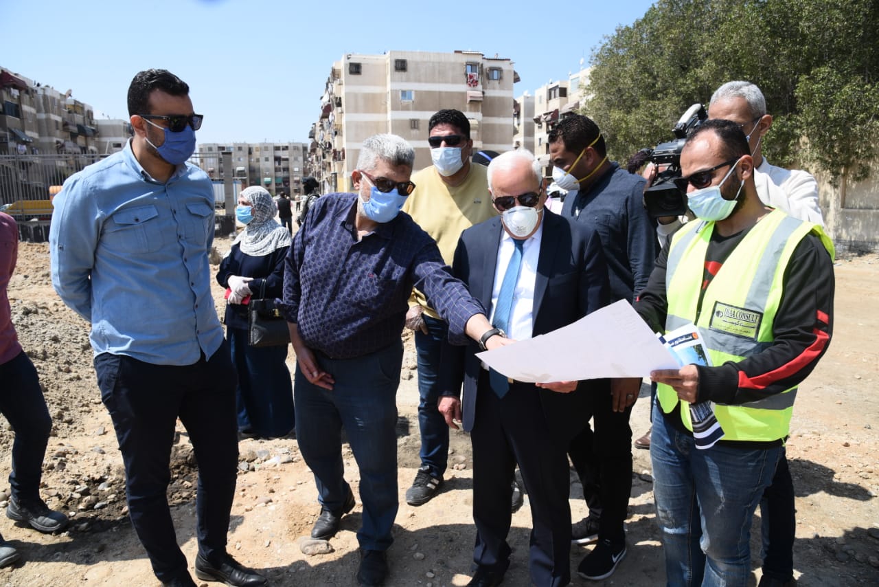 محافظ بورسعيد يتابع سير العمل بعدد من المشروعات التنموية والخدمية  ويتفقد ميناء بورسعيد البري الجديد