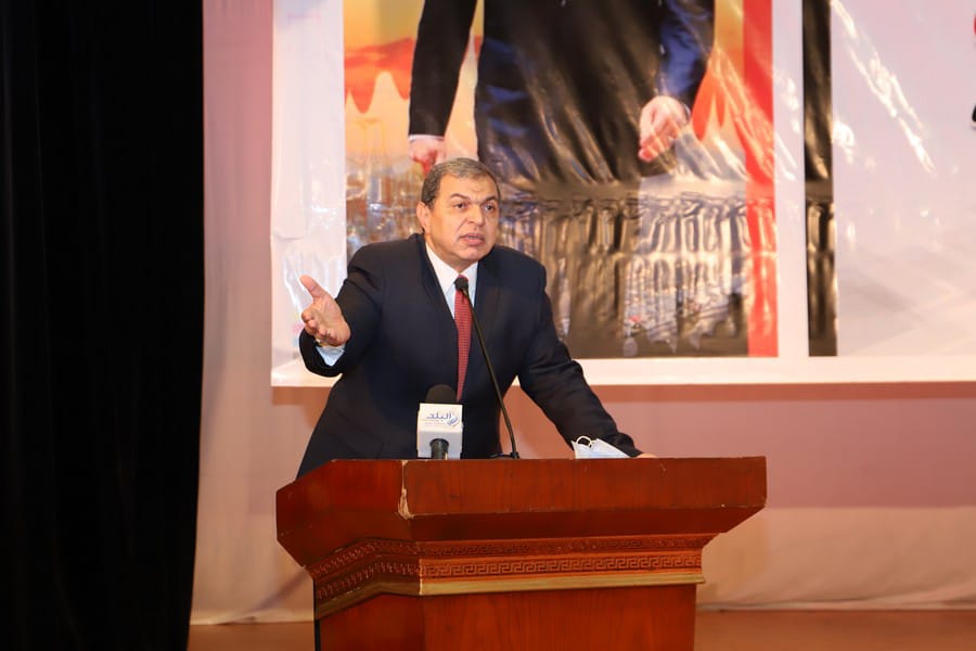 وزير القوي العاملة يتابع مستحقات مصري قتل إثر مشاجرة بالكويت