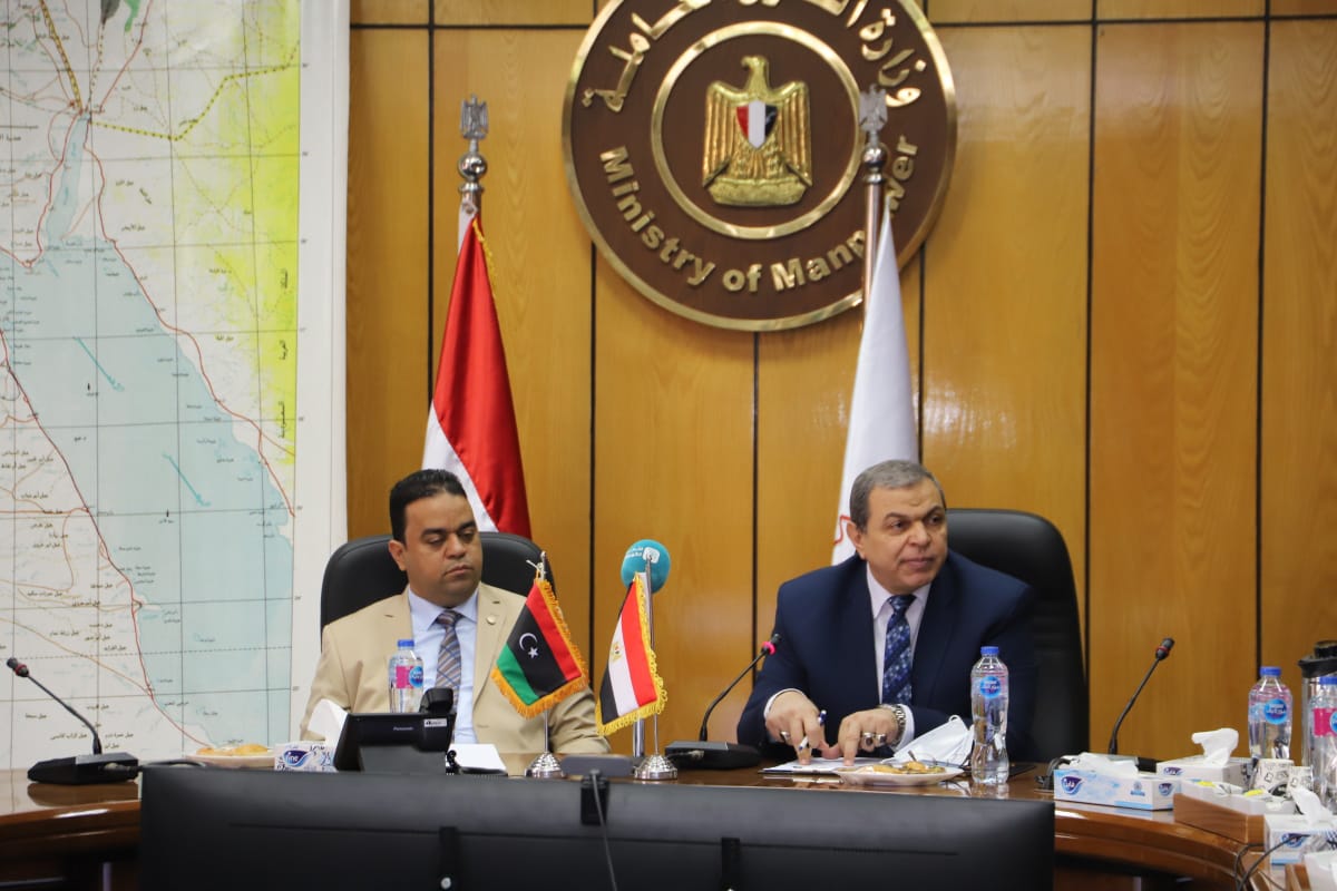 “سعفان” يبحث مع وزير العمل الليبي تنظيم  وتسهيل تنقل الأيدي العاملة بين البلدين