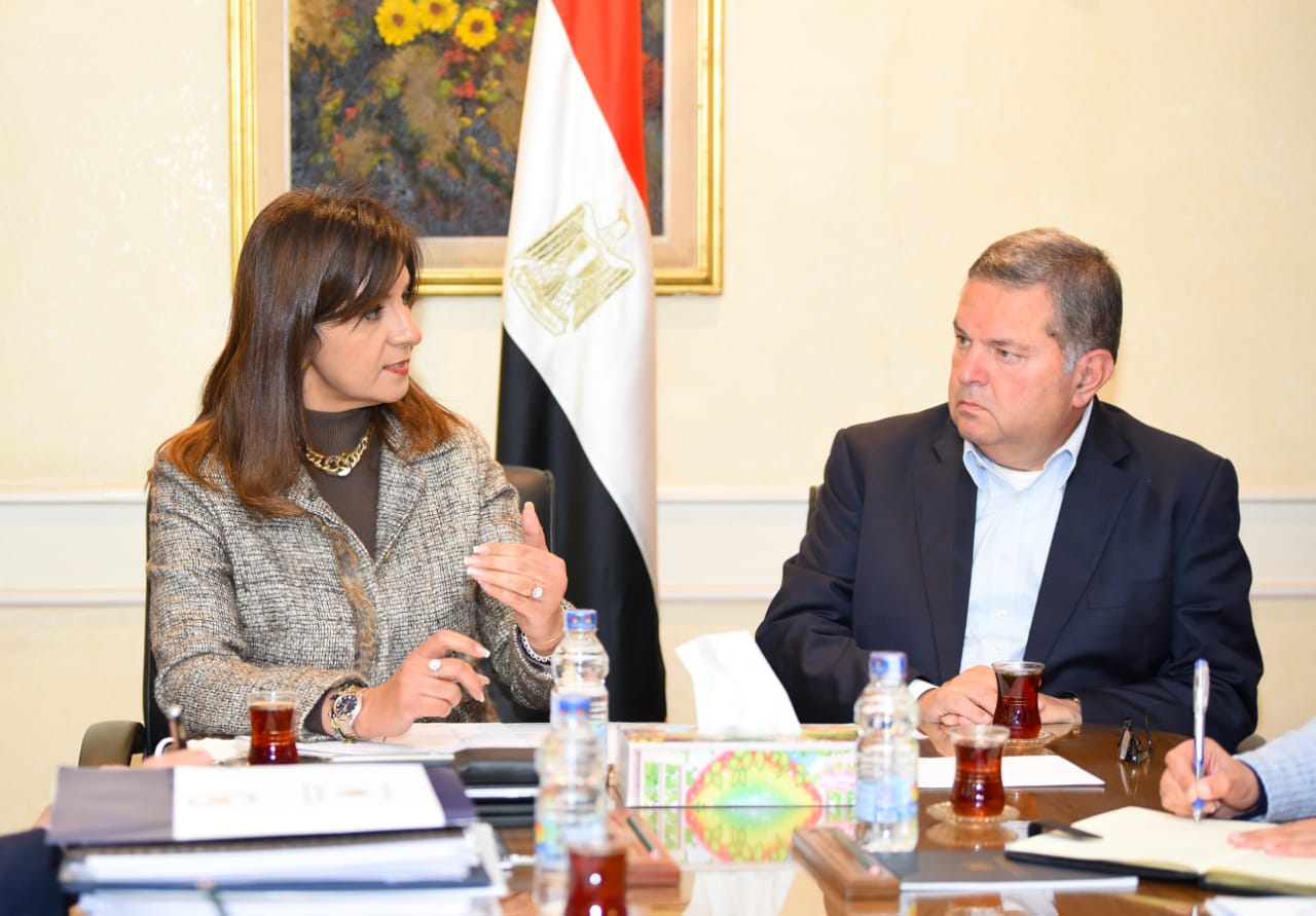 وزيرة الهجرة: “مصر تستطيع بالصناعة” حريص على تدعيم خطط وتوجهات الدولة المصرية لتطوير الصناعة