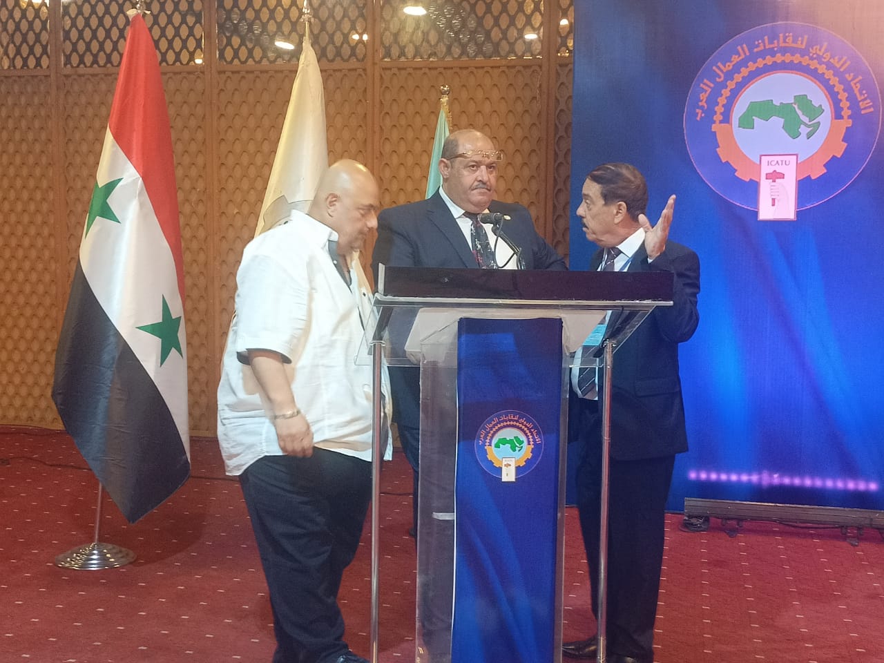 اشرف الدوكار يوقع بروتوكول تعاون للنقل البري بمصر مع مثيلاتها في سورية والعراق 