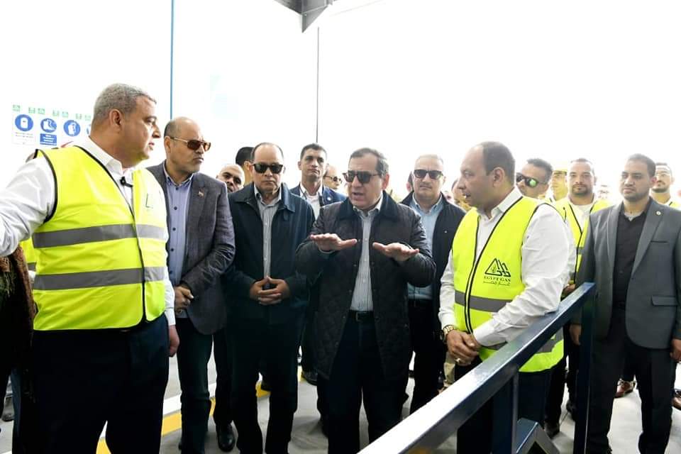 رئيس عمال مصر يشارك افتتاح مشروع تطوير الورش والمخازن الرئيسية لغاز مصر بأبو رواش