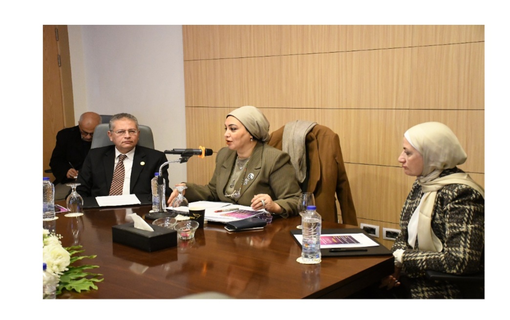 لجنة شؤون عمل المرأة برئاسة سولاف درويش تطلق دليلاً تدريبياً حول تعزيز دور المرأة العربية في النقابات العمالية
