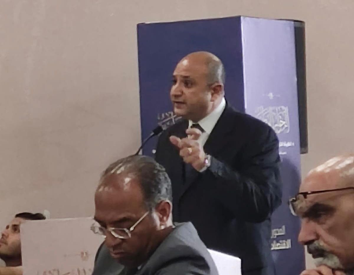 الدكتور يحيى هاشم خلال مشاركته في جلسات الحوار الوطني : يطالب بتشريع يحمي مرضى الفشل الكلوي  